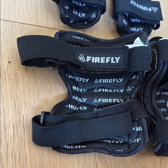 Black and White Youth Protective Gear Set - Picture 3 of 11